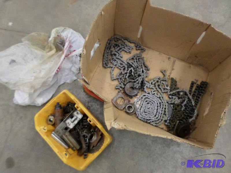 lot 44 image: Box Of Misc Chains, Sprocket, Etc...