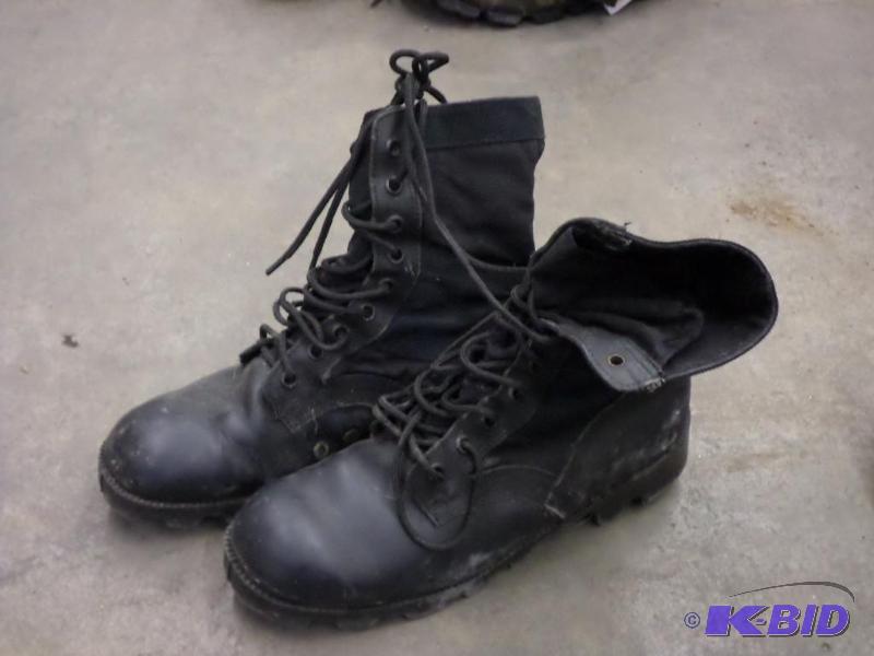 lot 54 image: Mens Size 11-W Steel Shank Boots...
