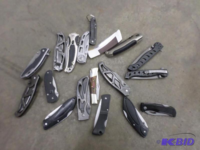 lot 72 image: Huge Lot Of Misc Gerber Pocket Knives...