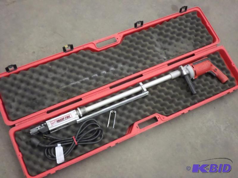 lot 87 image: Milwaukee Sharp-Fire Long Reach Screw-Shooter...