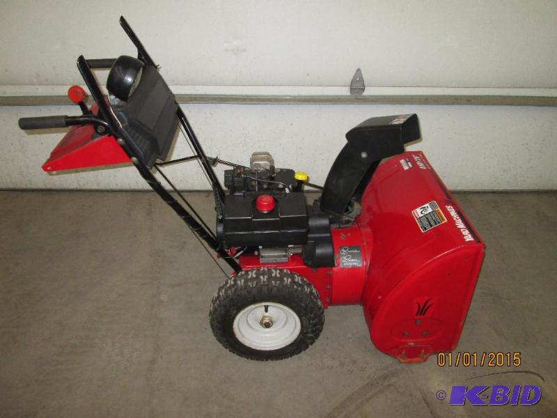 lot 1 image: Yard Machnes 8HP Two-Stage Snowblower, 26&quo...