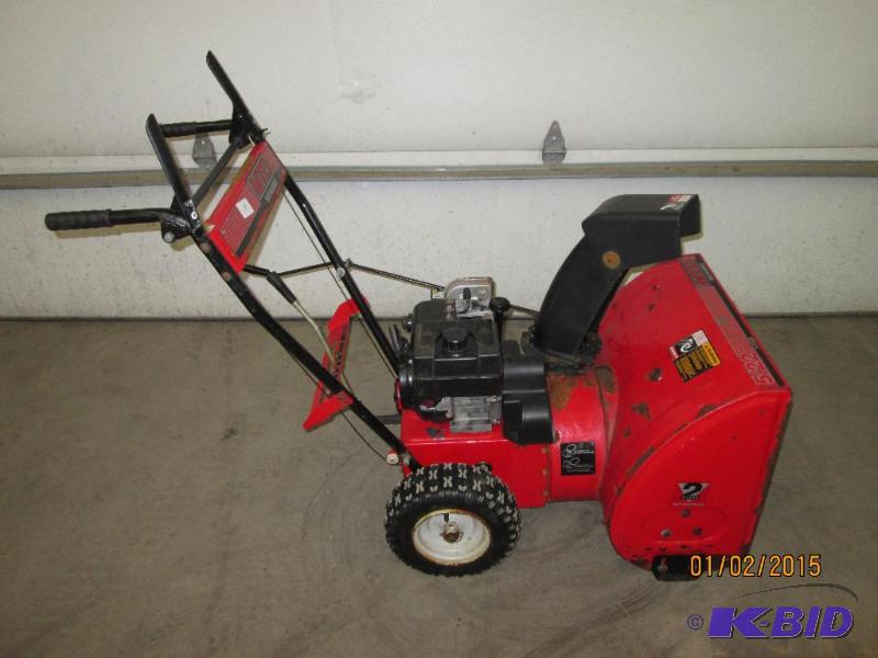 Снегоуборщик yard machines. Снегоуборщик Yard Machines 22 MTD. Снегоуборщик MTD 5.5. MTD снегоуборщик LLC 5.5HP. Снегоуборщик Yard Machines 21 MTD.