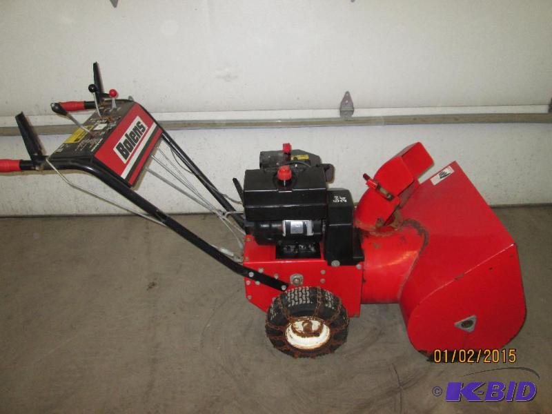 lot 12 image: Bolens 7HP Two-Stage Snowblower, Electric Sta...