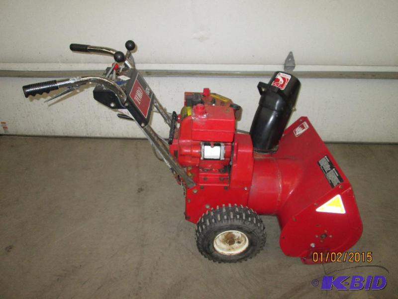 lot 14 image: Toro 6HP Two-Stage Snowblower, 24" Width...