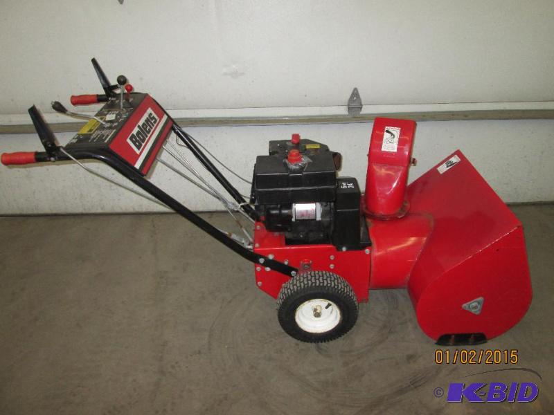 lot 9 image: Bolens 7HP Two-Stage Snowblower, Electric Sta...