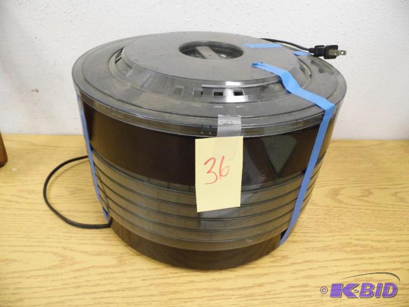 Dehydrator