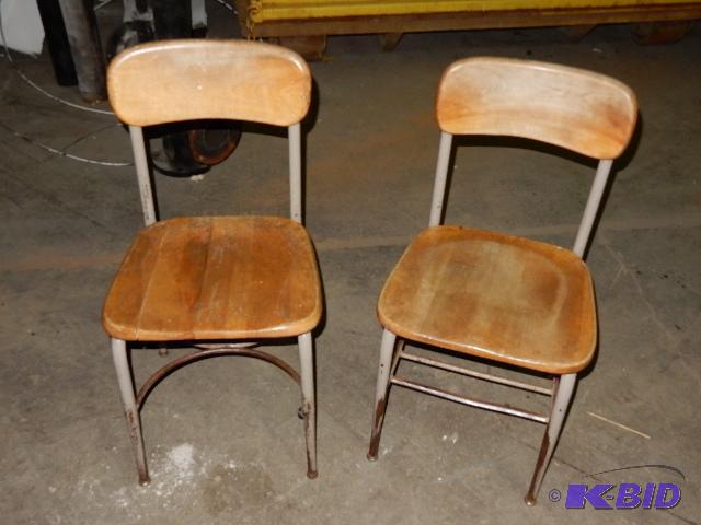4 Vintage School Chairs. Wood and metal....