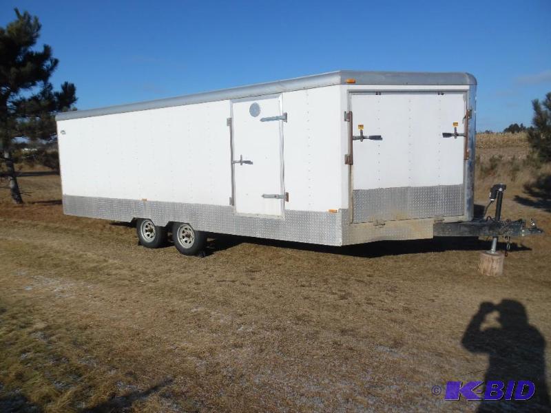 lot 1 image: Enclosed Trailer