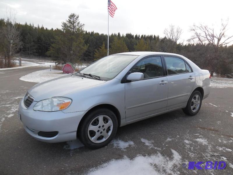 lot 4 image: 2005 Toyota Corolla