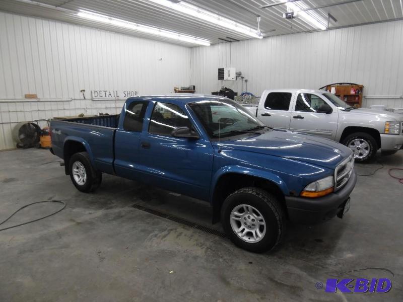 lot 5 image: Dodge Dakota