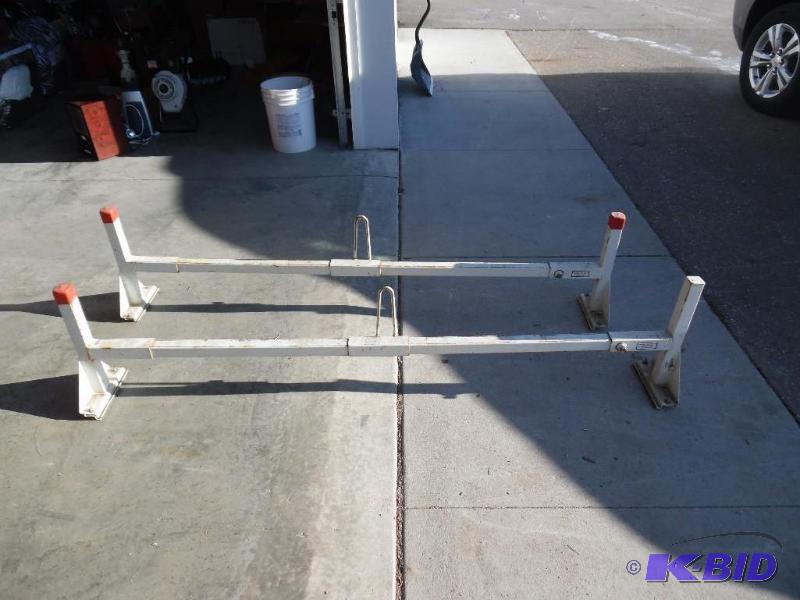 lot 9 image: Ladder rack