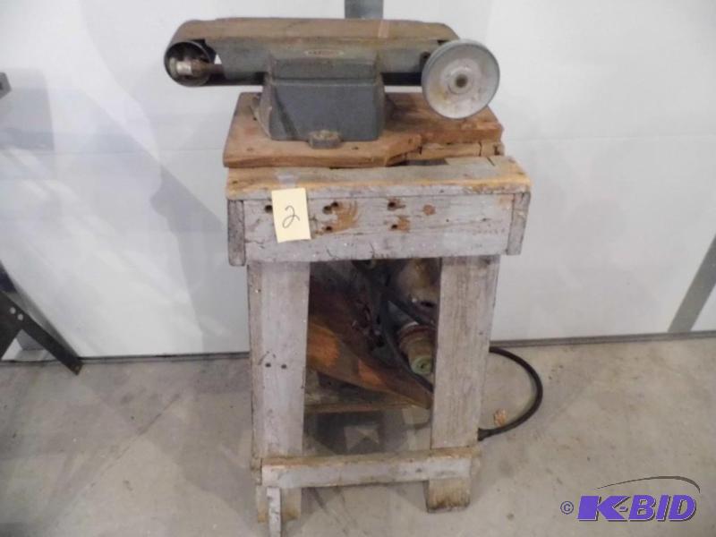 lot 2 image: Dunlap Belt Sander
