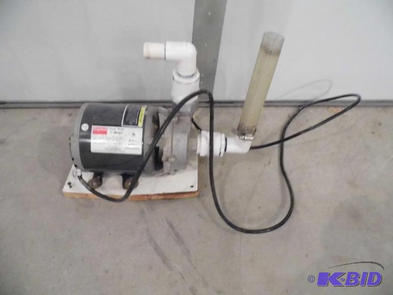 lot 34 image: Pump