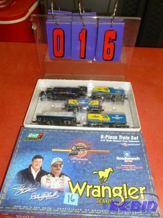 Revell 164 scale Dale Earnhardt train set. H...