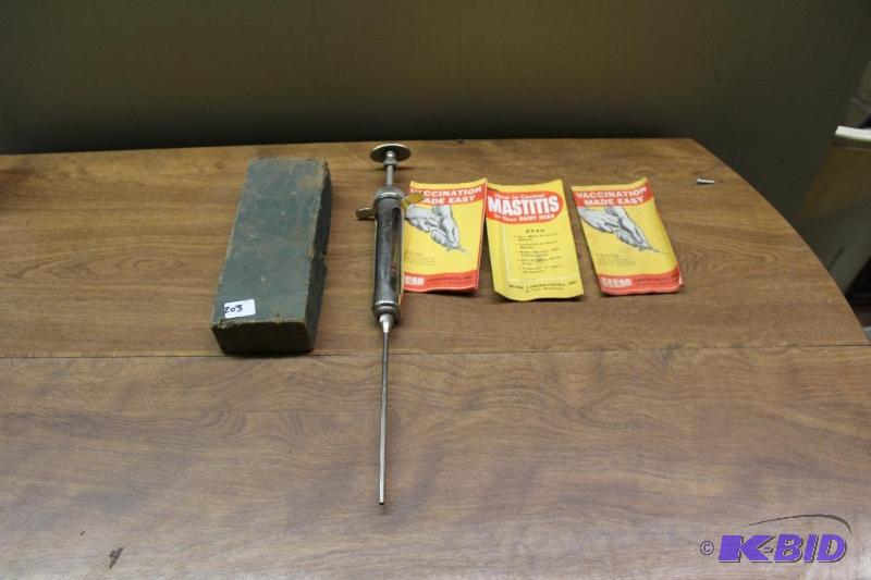 Vintage Livestock Vaccination Needle&nbsp...