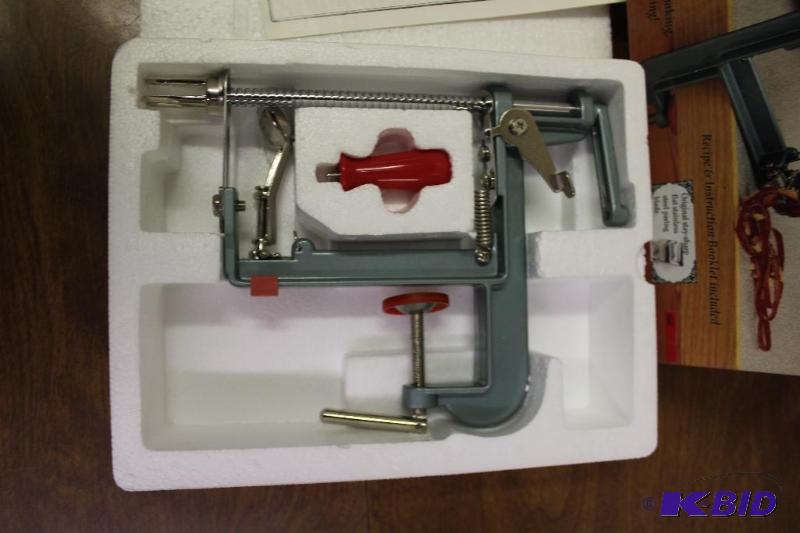 NEW Apple Corer  Peeler&nbsp...