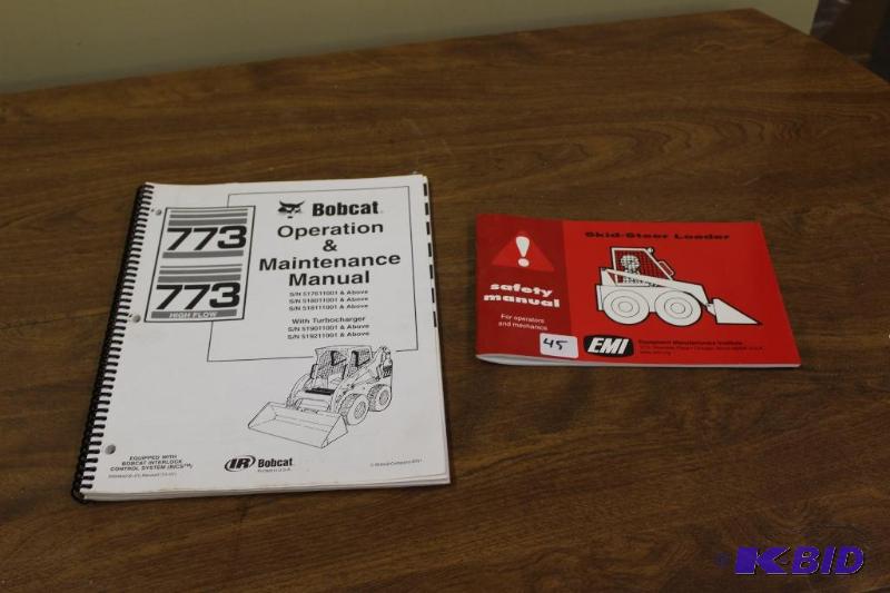 Bobcat 773 Owners Manual and Safety Manual&nb...