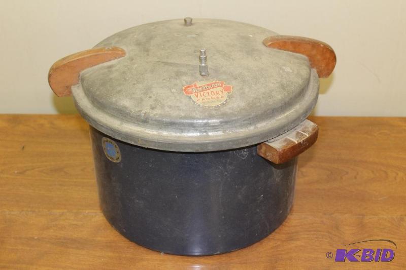 Victory WWII Model Canner&nbsp  Very good co...