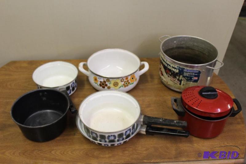 Assorted Kitchen Kettles  Pots  Pans&nbsp...