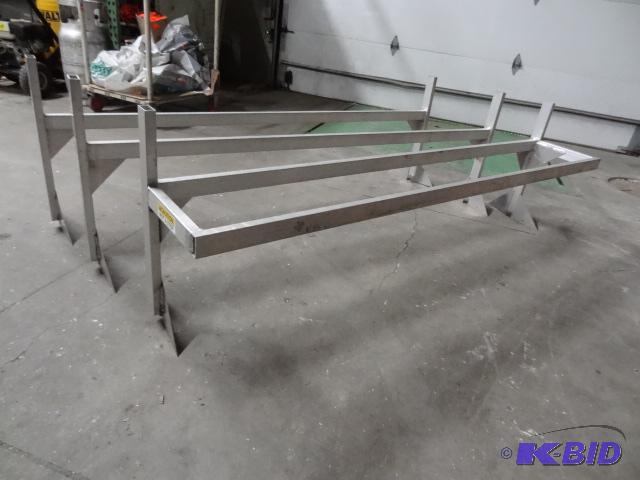 Aluminum ladder rack system for the top of en...