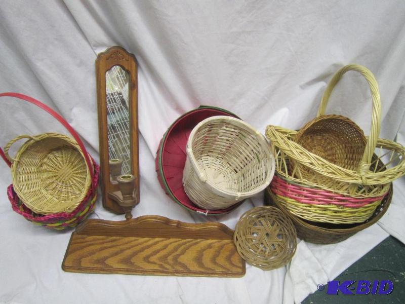 Lot of shelf, and baskets