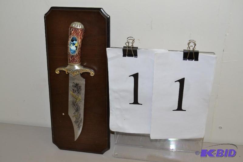 lot 11 image: Knife with Eagle