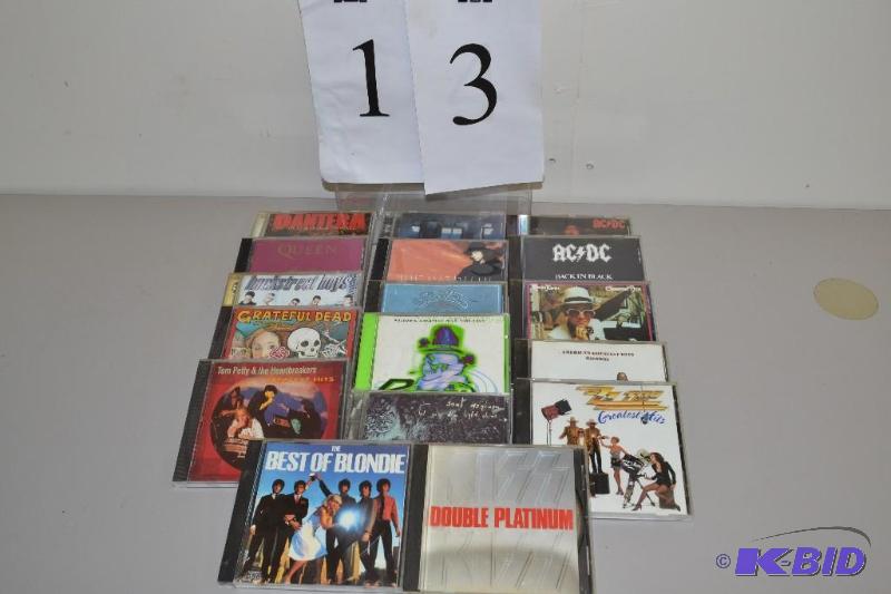 lot 13 image: 17 CDs