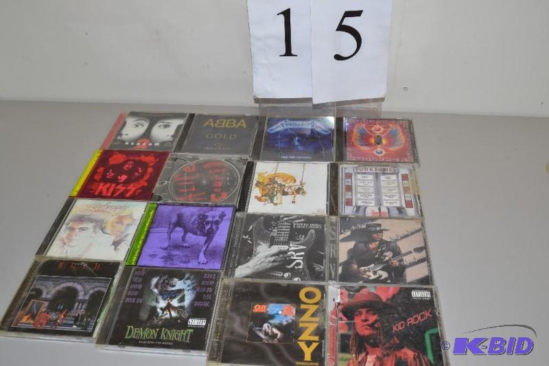 lot 15 image: 16 CDs