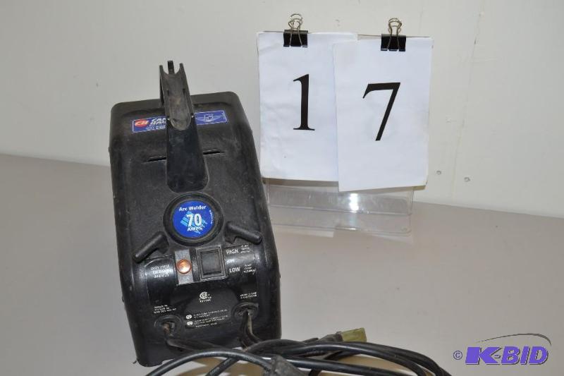 lot 17 image: Campbell Hausfeld Arc Welder 70 AMPS