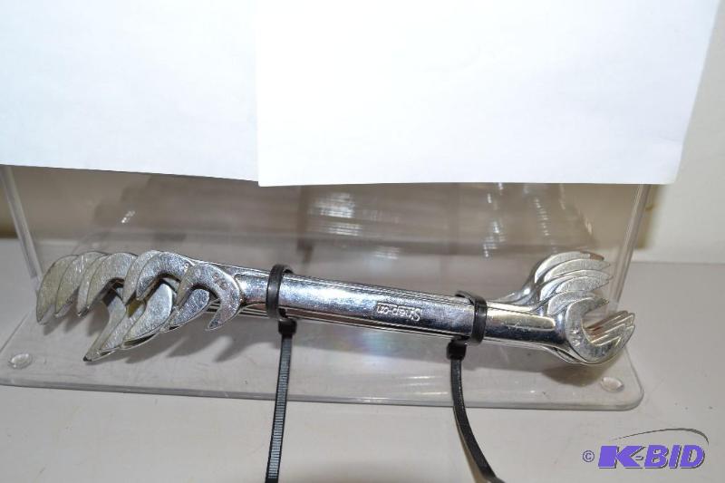 lot 26 image: Snap-On angle open end wrench set