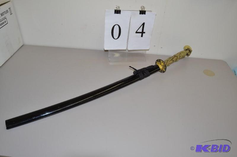 lot 4 image: Skull handle sword