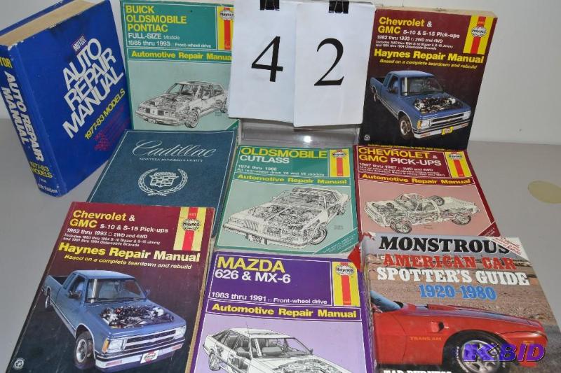 lot 42 image: Auto Repair Manuals