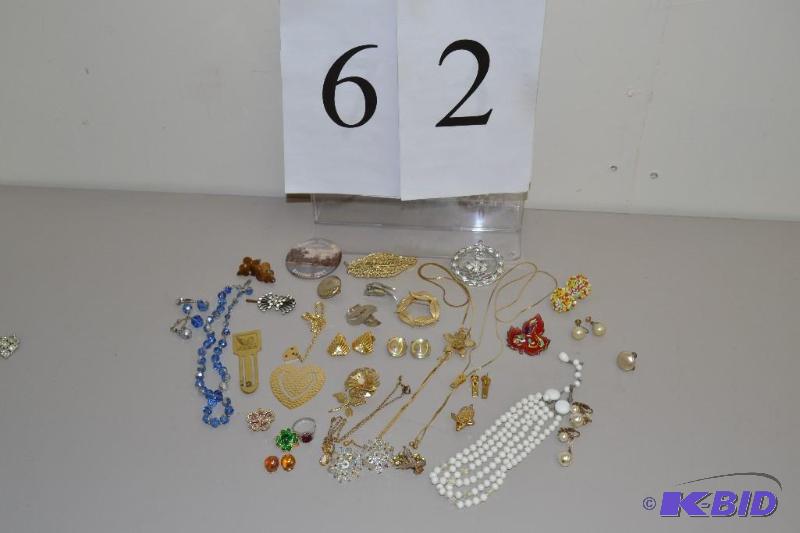 lot 62 image: Jewelry - some old