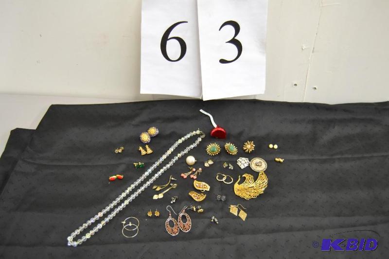 lot 63 image: Jewelry - some old