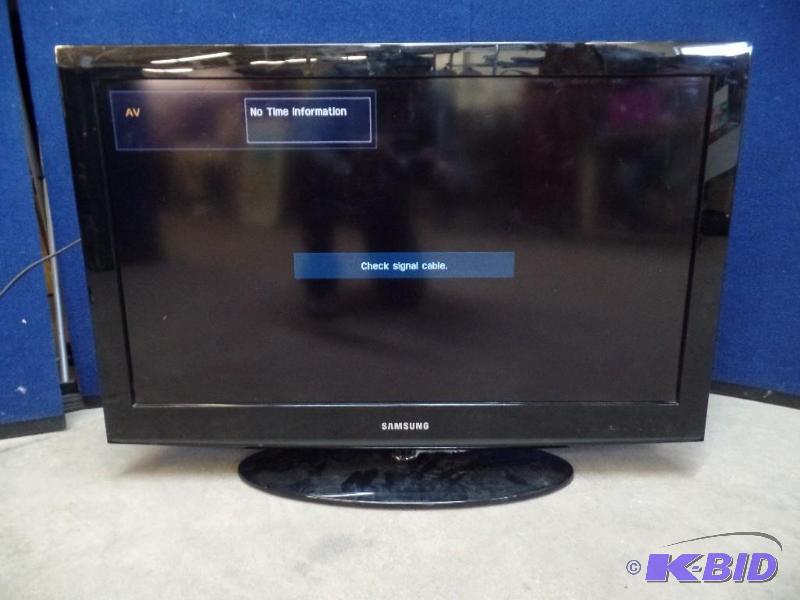 TV with TV Wall Mount