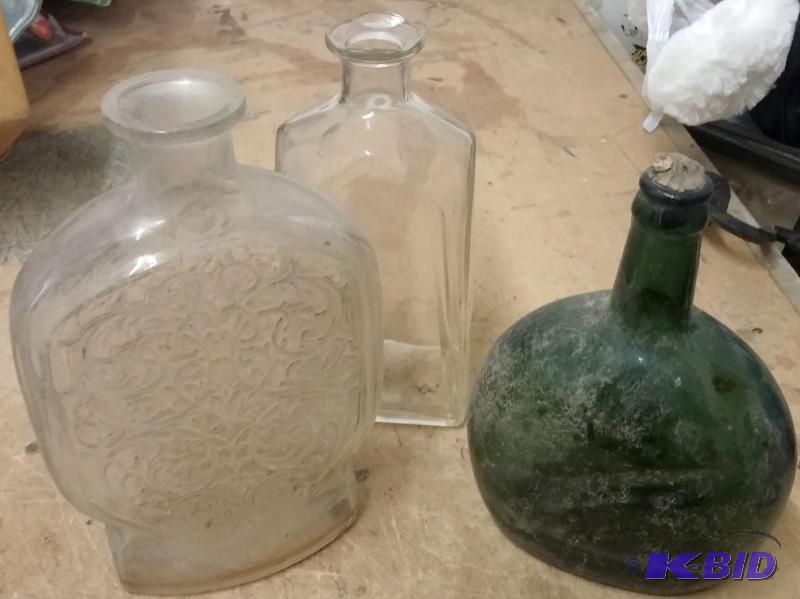 Lot of collectable Bottles...