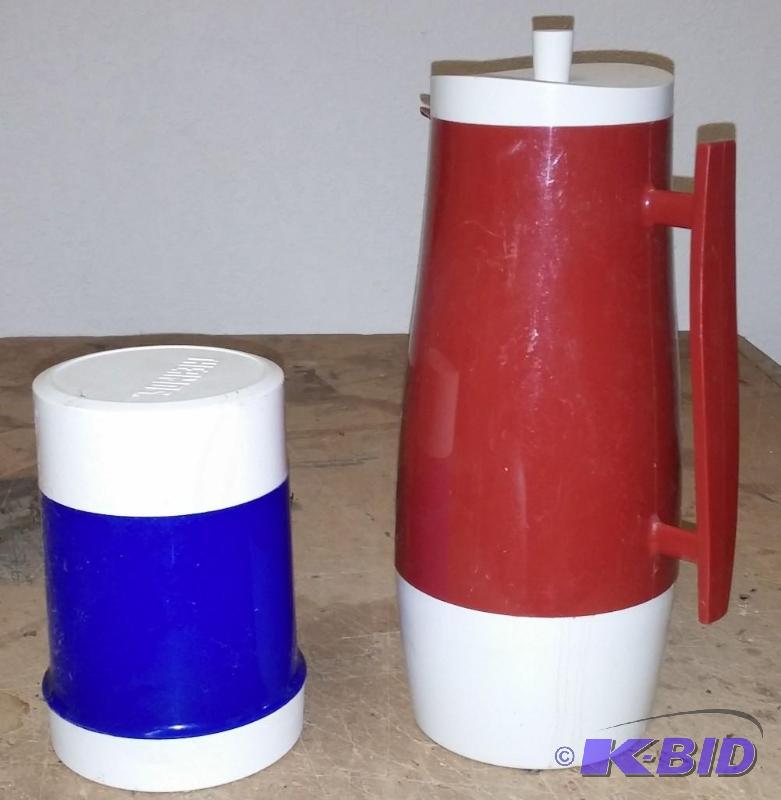 Lot of 2 thermos, carafe and soup...