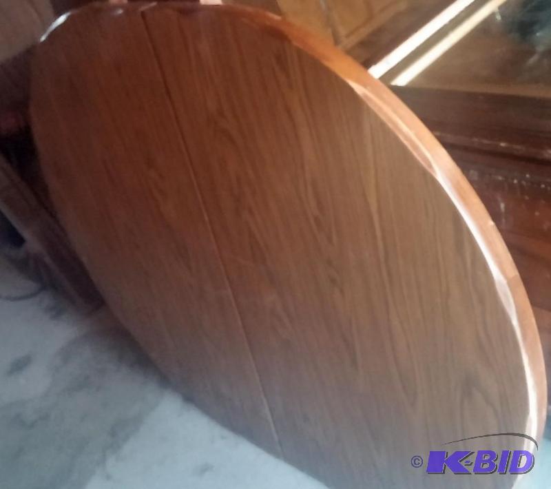 HEAVY round table with 2 leaves. This is a gr...