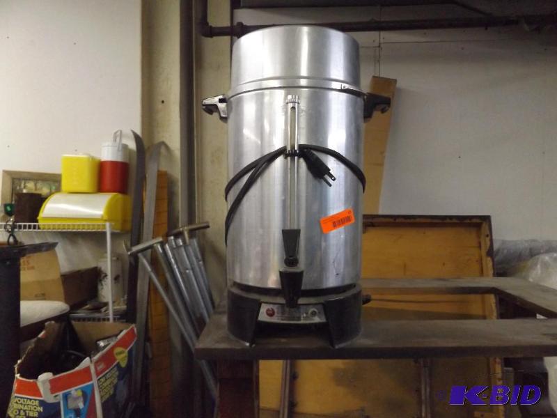 lot 155 image: 100 cup Coffee maker...