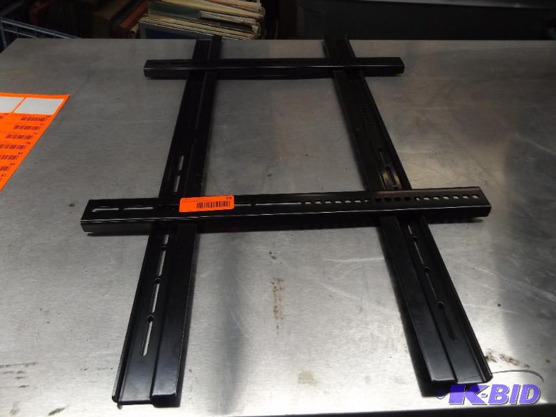 lot 166 image: Flat Screen TV Wall Mount...