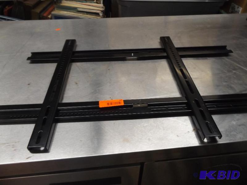 lot 167 image: Flat Screen TV Wall Mount  ...