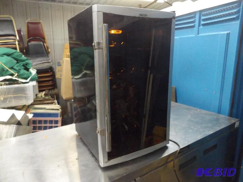 lot 176 image: Ewave wine cooler unit...