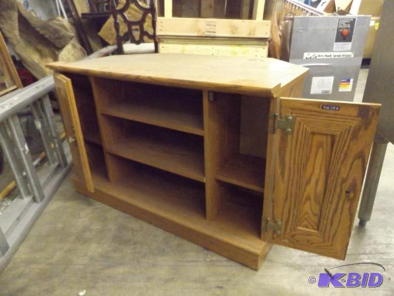 lot 195 image: Corner TV Stand Unit...