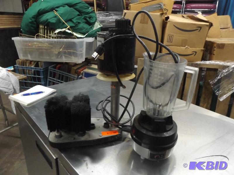 lot 36 image: Commercial Blender and Bar Glass Washer. Blen...