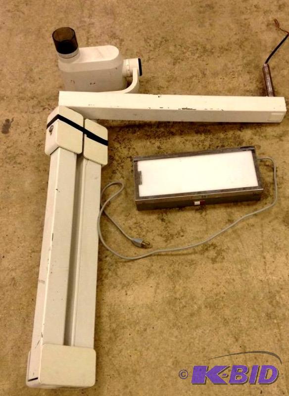 lot 14 image: Gendex  x-ray machine and x-ray light box