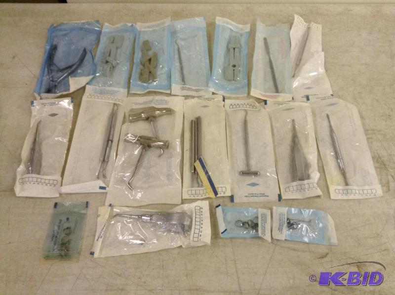 lot 41 image: Lot of dental tools