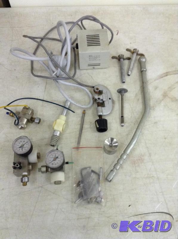 lot 52 image: Lot of Misc Dental Items