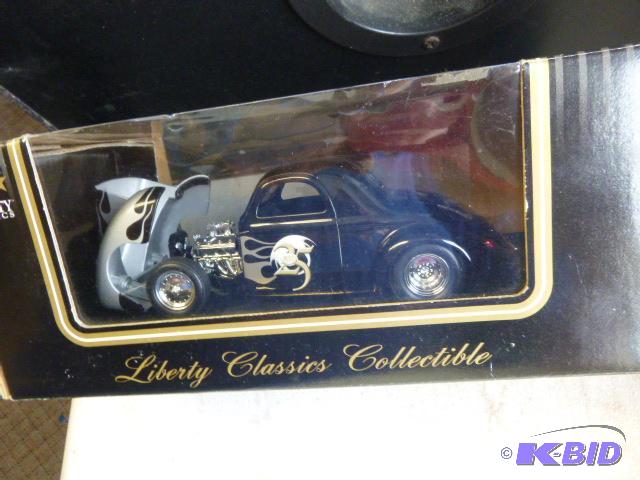 lot 115 image: Liberty Classics Collectible Die Cast Collect...