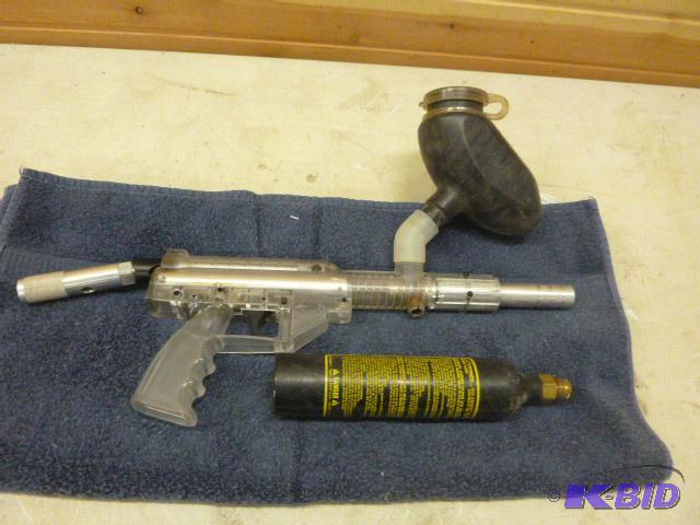 lot 156 image: Stingray Paint Ball Gun...