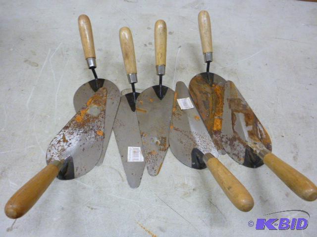 lot 184 image: Seven Trowels 8 12" blade....